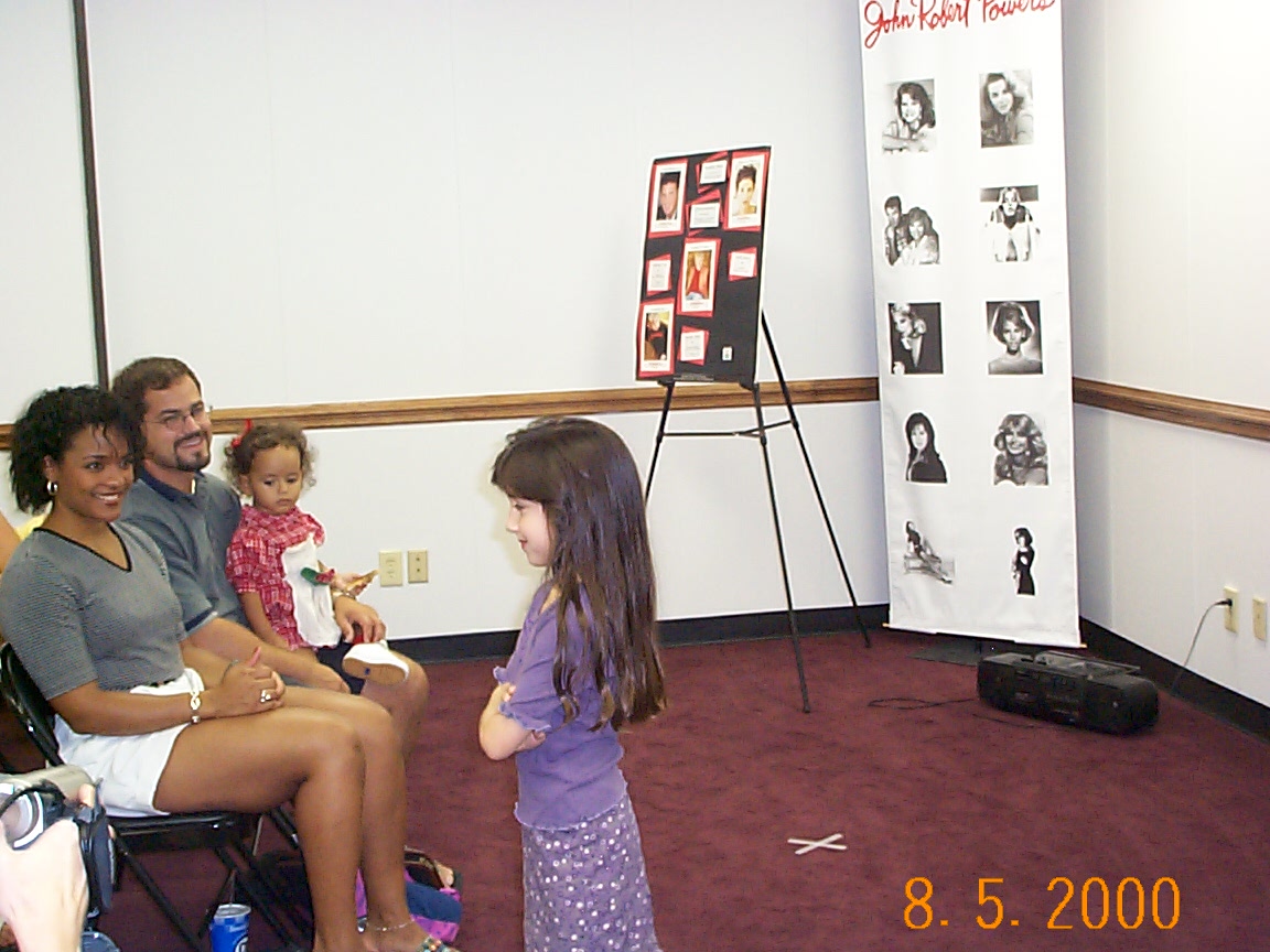 ./2000/Carina's Modeling Class/DCP00237.JPG